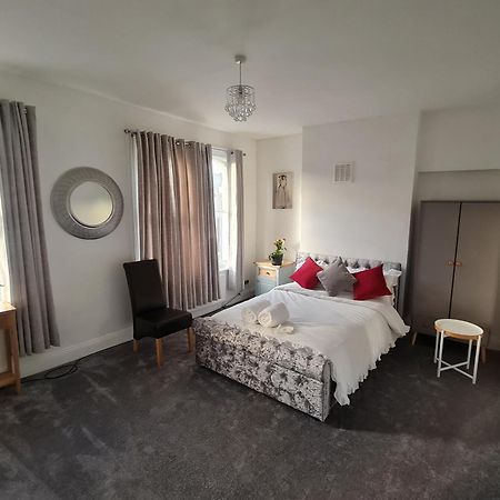 Вилла 3-Bed House In London Self-Contained In Ladywell Экстерьер фото