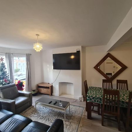 Вилла 3-Bed House In London Self-Contained In Ladywell Экстерьер фото