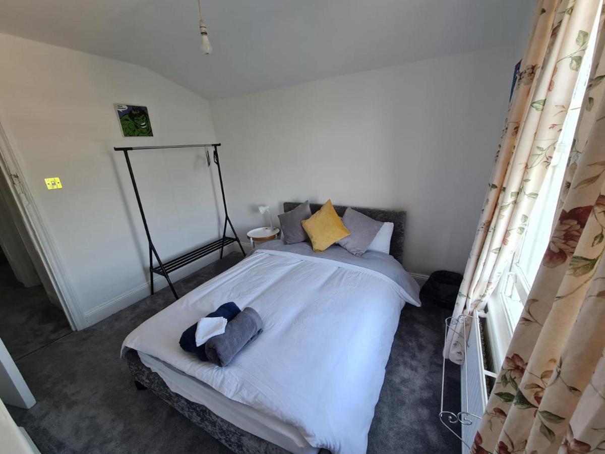 Вилла 3-Bed House In London Self-Contained In Ladywell Экстерьер фото