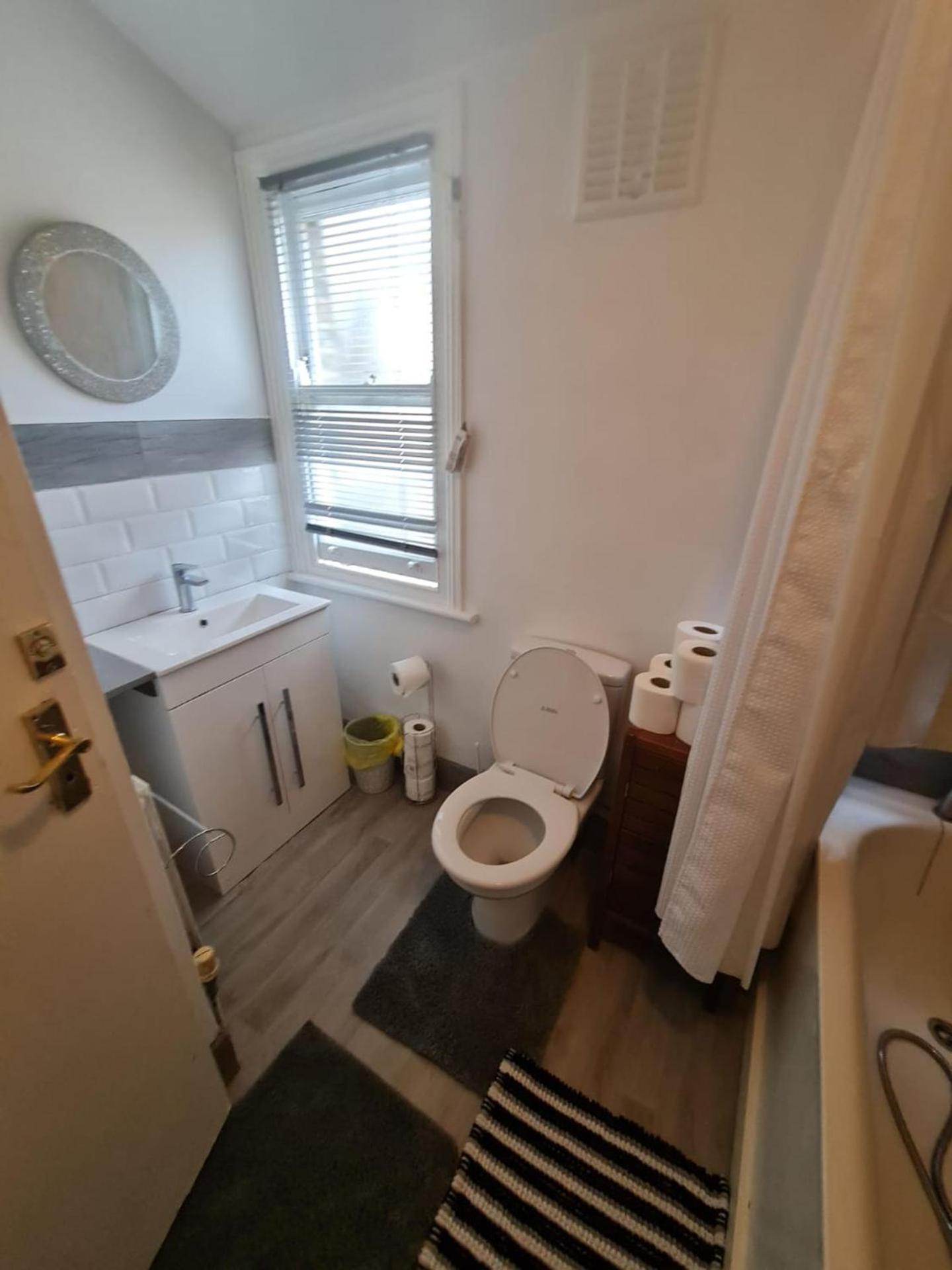 Вилла 3-Bed House In London Self-Contained In Ladywell Экстерьер фото