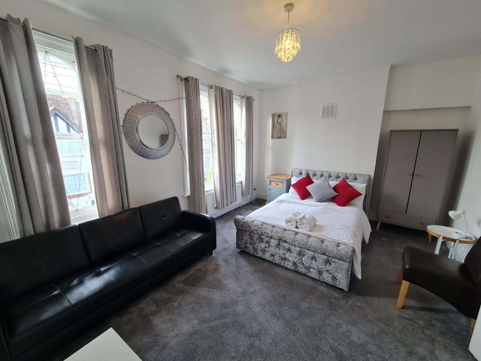 Вилла 3-Bed House In London Self-Contained In Ladywell Экстерьер фото