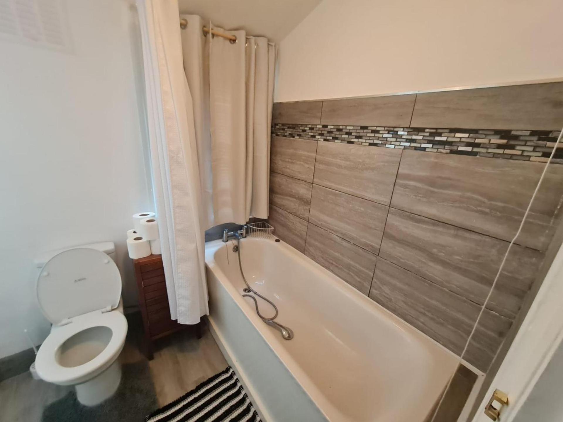 Вилла 3-Bed House In London Self-Contained In Ladywell Экстерьер фото